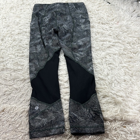 Lululemon Time To Sweat Crop 23" Velocity Mesh Island Mist Black - Picture 5 of 6